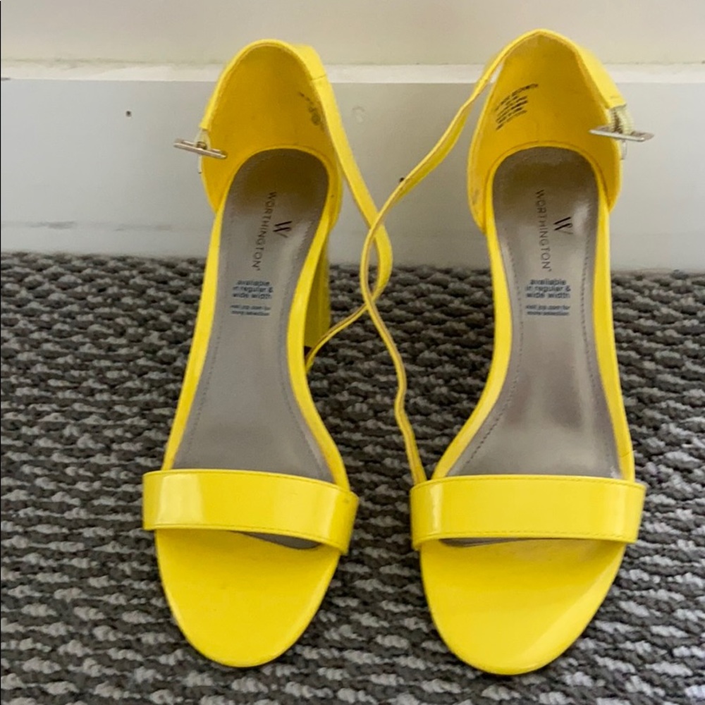 Never worn beautiful heels